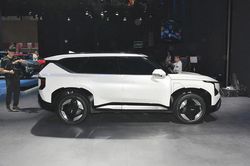 Kia EV5 2024 chốt giá từ 515 triệu đồng