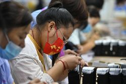 Nỗi lo Trung Quốc 'xuất khẩu' giảm phát