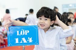 Soái ca nhí 'Gia đình mình vui bất thình lình': Tự hào vì bạn bè đều xem phim