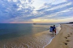 Thời tiết biển hôm nay 28/8/2023: Có mưa rào, gió mạnh và sóng lớn trên biển