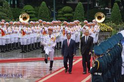 Thủ tướng Phạm Minh Chính đón và hội đàm với Thủ tướng Lý Hiển Long