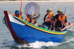 Một ngư dân Hà Tĩnh mất tích khi đi câu mực