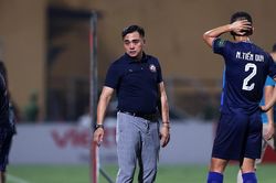 HLV Đức Thắng sắp có bến đỗ mới, V-League chuyển nhượng còn nhộn nhịp hơn cả... ngoại hạng Anh