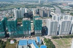 Thị trường 'kêu khó', giá nhà vẫn neo cao
