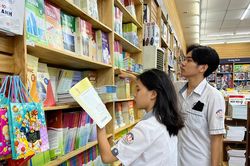 Sách giáo khoa - tài liệu học tập, tham khảo: Giải quyết tư tưởng bao cấp trong tổ chức giáo dục