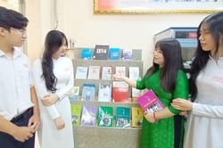 Bí thư Thành ủy TPHCM Nguyễn Văn Nên chỉ đạo các trường học xây dựng môi trường học tập cho học sinh