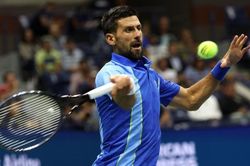 Tay vợt Novak Djokovic trở lại với vị trí số 1 thế giới