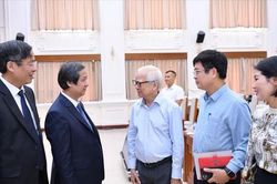Bệnh kinh niên thiếu giáo viên: Đâu là thuốc chữa