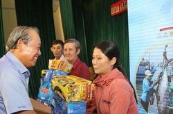 Ngư dân phải làm gì khi bị 'tàu lạ' quấy rối trên biển?