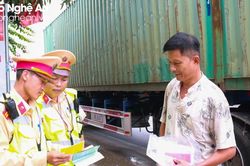 Nghệ An kiểm soát chặt hoạt động ô tô khách, container
