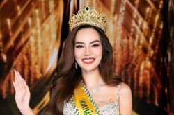 Ảnh hiếm thời còn niềng răng của Tân Hoa hậu Lê Hoàng Phương