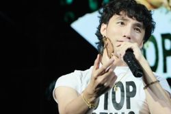 Sơn Tùng M-TP lầy lội trả lời fan sau tình huống 'dở khóc dở cười' khi đi diễn