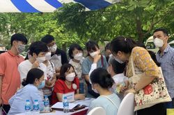 Chưa tăng học phí: Phù hợp trong ngắn hạn và những nỗi lo dài hạn