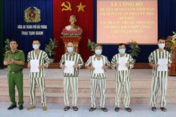 Công an Hải Phòng công bố quyết định giảm án và tha tù trước thời hạn cho 55 phạm nhân