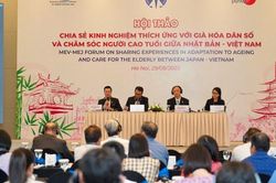Hà Nội cần ít nhất 10 cơ sở y tế chuyên biệt cho người cao tuổi