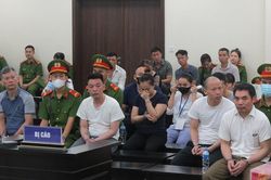 Đối tượng người nước ngoài điều hành nhóm tội phạm trộm tiền trong tài khoản ngân hàng
