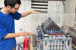 Chàng trai 9x 'phù phép' đồ phế liệu thành những mô hình độc lạ