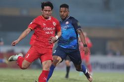 V-League trên mũi giày ngoại binh