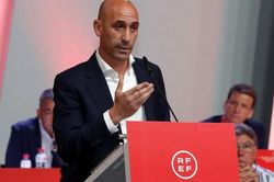 FIFA sẽ ra án phạt kịch khung với Chủ tịch Liên đoàn bóng đá Tây Ban Nha