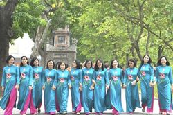 Hà Nội: Diễu hành áo dài trên phố dịp 2/9
