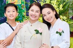 Bảo Thanh cùng quý tử làm việc ý nghĩa ngày Vu Lan báo hiếu