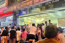 Giả làm thầy tu đi cướp tiệm vàng