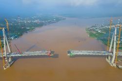 Hợp long nhịp chính cầu Mỹ Thuận 2 vào ngày 20/10