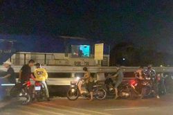 Bị tông tử vong khi lái xe máy băng qua đường tàu