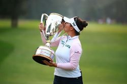 Golfer người Mỹ gốc Lào lần đầu giành danh hiệu LGPA