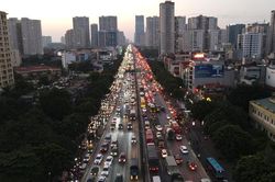 Đường phố Hà Nội ùn tắc dài trước kỳ nghỉ lễ