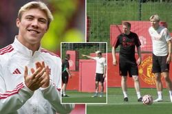 Siêu tân binh Hojlund sẵn sàng ra mắt MU ở 'đại chiến' Arsenal, số áo được tiết lộ