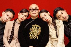 Gia đình nghệ sĩ Xuân Hinh: Con gái tung bộ ảnh cực 'chất', con rể trung thành với style... váy dài