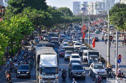 Người dân đổ về quê, cửa ngõ Hà Nội ùn tắc