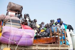 LHQ kêu gọi 1 tỷ USD hỗ trợ người dân di tản khỏi Sudan