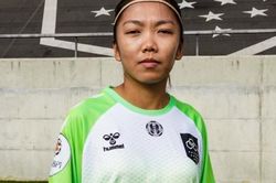 Tiền đạo Huỳnh Như gia hạn với Lank FC
