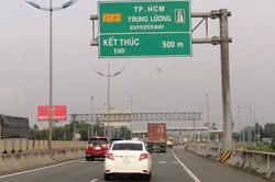 Nghiên cứu, đề xuất đầu tư mở rộng tuyến cao tốc TP HCM - Trung Lương - Mỹ Thuận