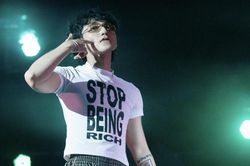 Sơn Tùng gặp sự cố trong lúc biểu diễn nhưng khán giả lại không hề hay biết