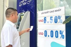 Chỉ còn ít ngân hàng duy trì lãi suất tiền gửi 7%/năm