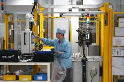 Rào cản pháp lý của ngành công nghiệp hỗ trợ ô tô Việt Nam