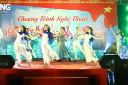 Sôi nổi chương trình văn nghệ 'Khát vọng non sông'