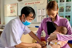 Vì sao tỷ lệ tiêm chủng mở rộng đạt thấp?