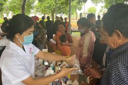 Bộ đội Biên phòng Gia Lai: Khám bệnh, cấp thuốc miễn phí cho 738 người dân biên giới