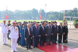Lãnh đạo Đảng, Nhà nước vào Lăng viếng Chủ tịch Hồ Chí Minh