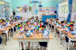 Nhiều quận, huyện có tỷ lệ học sinh học 2 buổi/ngày thấp