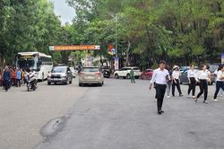 Hà Tĩnh: Đông đảo du khách hành hương về khu di tích lịch sử Ngã ba Đồng Lộc