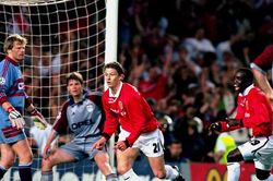 Cộng đồng mạng thích thú với 'đại chiến' MU vs Bayern, fan Milan run rẩy vì 'bảng tử thần' C1
