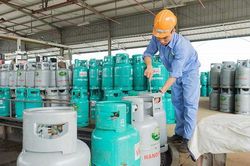 Từ hôm nay (1/9), giá gas trong nước tiếp tục tăng thêm 33.000 đồng/bình