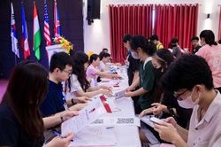 Trên 61% thí sinh dự thi tốt nghiệp THPT 2023 trúng tuyển đợt 1