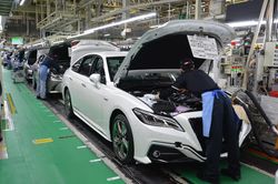 Toyota tham vọng lần đầu tiên sản xuất vượt mốc 10 triệu xe