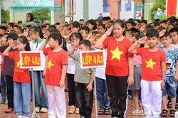 Học sinh TP. Điện Biên Phủ rộn ràng tựu trường